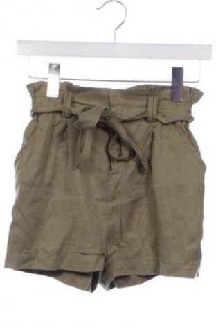 Női rövidnadrág Bershka, Méret XS, Szín Zöld, Ár 4 042 Ft