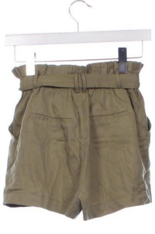 Női rövidnadrág Bershka, Méret XS, Szín Zöld, Ár 4 042 Ft