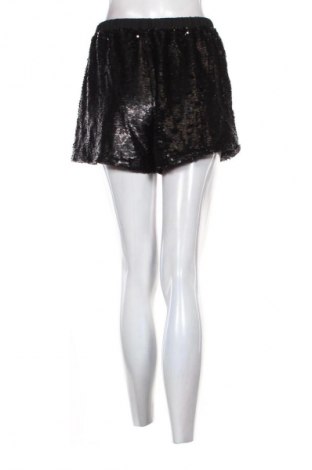 Női rövidnadrág Glamorous, Méret M, Szín Fekete, Ár 7 025 Ft