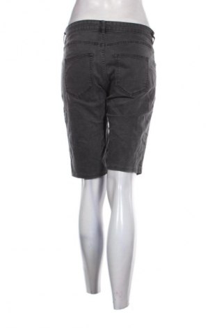 Dámské kraťasy  H&M, Velikost M, Barva Šedá, Cena  283,00 Kč