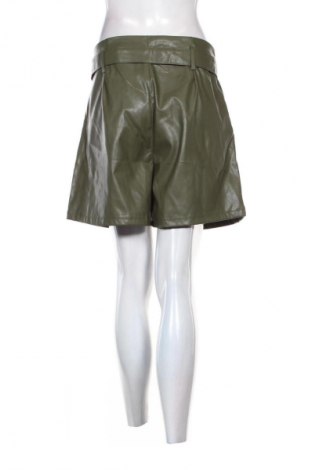 Dámské kraťasy  M.b. 21, Velikost L, Barva Zelená, Cena  275,00 Kč