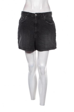 Γυναικείο κοντό παντελόνι Page One, Μέγεθος M, Χρώμα Γκρί, Τιμή 10,00 €