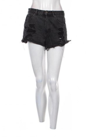 Γυναικείο κοντό παντελόνι Pull&Bear, Μέγεθος M, Χρώμα Μαύρο, Τιμή 9,70 €