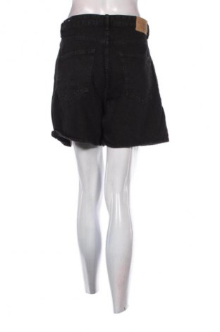 Pantaloni scurți de femei Pull&Bear, Mărime XL, Culoare Negru, Preț 47,99 Lei