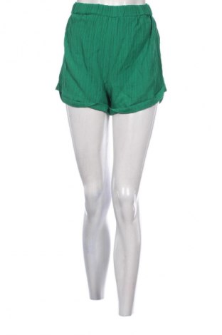 Γυναικείο κοντό παντελόνι SHEIN, Μέγεθος S, Χρώμα Πράσινο, Τιμή 9,78 €