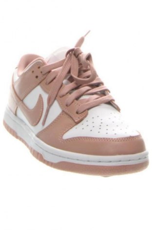 Дамски обувки Nike, Размер 36, Цвят Многоцветен, Цена 96,12 €