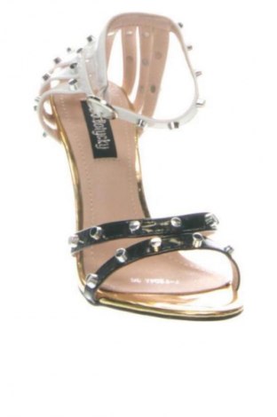 Дамски обувки Unbranded, Размер 36, Цвят Бял, Цена 26,07 €