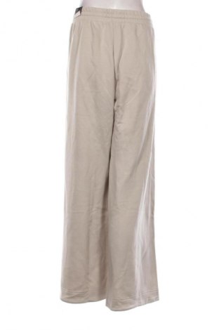 Dámské tepláky Adidas, Velikost L, Barva Béžová, Cena  1 429,00 Kč