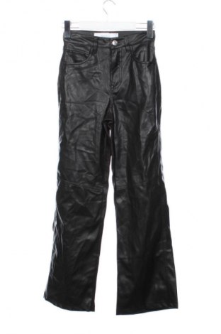 Дамски панталон Bershka, Размер XXS, Цвят Черен, Цена 9,20 €