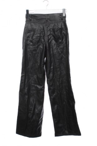 Дамски панталон Bershka, Размер XXS, Цвят Черен, Цена 9,20 €