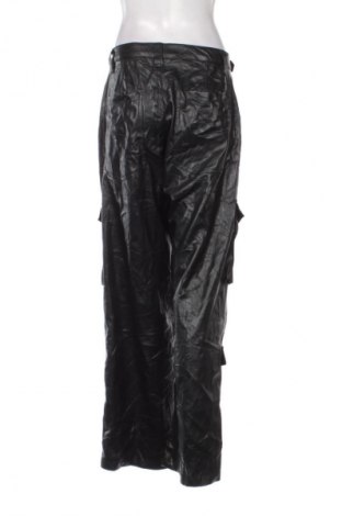 Damenhose Bershka, Größe M, Farbe Schwarz, Preis 10,99 €