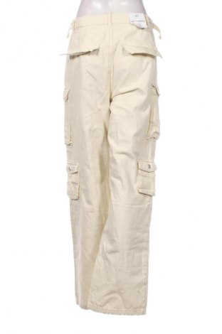 Női nadrág Bershka, Méret M, Szín Ekrü
, Ár 11 839 Ft