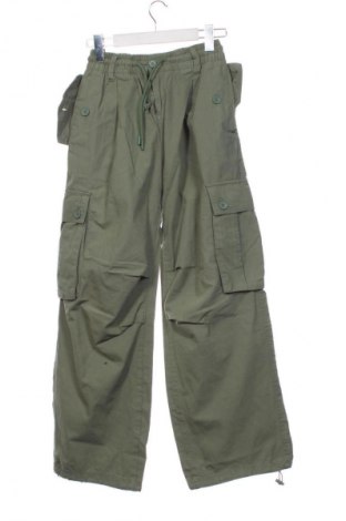 Damenhose Bershka, Größe XS, Farbe Grün, Preis € 15,00