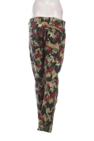 Дамски панталон G-Star Raw, Размер XL, Цвят Многоцветен, Цена 38,25 €