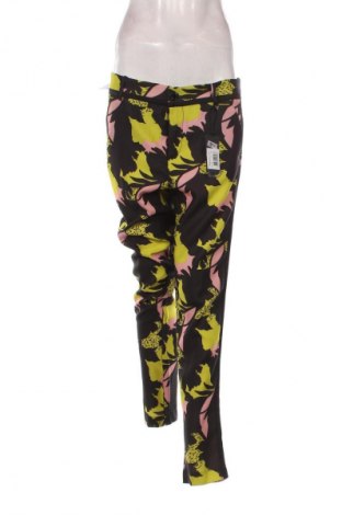 Női nadrág Guess, Méret M, Szín Sokszínű, Ár 36 364 Ft