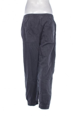 Дамски панталон Pull&Bear, Размер XL, Цвят Сив, Цена 15,00 €