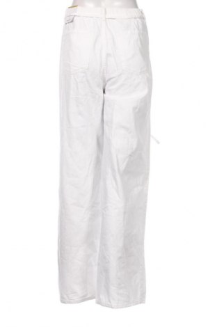 Női nadrág Pull&Bear, Méret M, Szín Fehér, Ár 11 839 Ft