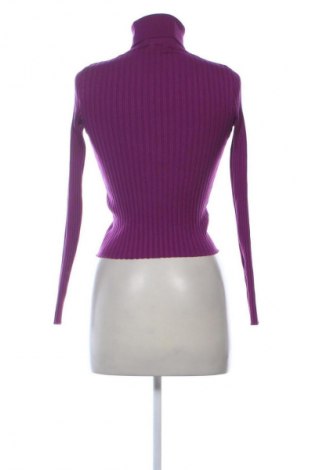 Dámský svetr Bershka, Velikost M, Barva Fialová, Cena  425,00 Kč