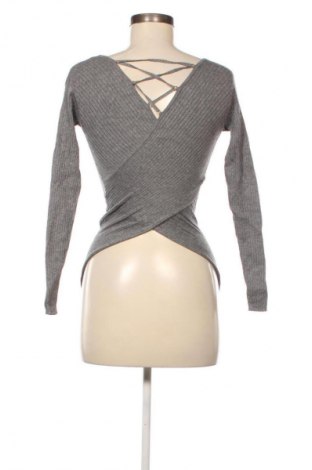 Dámský svetr Guess, Velikost S, Barva Šedá, Cena  739,00 Kč