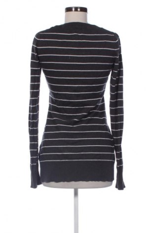 Dámský svetr H&M L.O.G.G., Velikost M, Barva Šedá, Cena  189,00 Kč