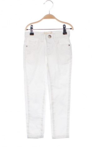 Kinderjeans Sfera, Größe 4-5y/ 110-116 cm, Farbe Weiß, Preis 12,99 €