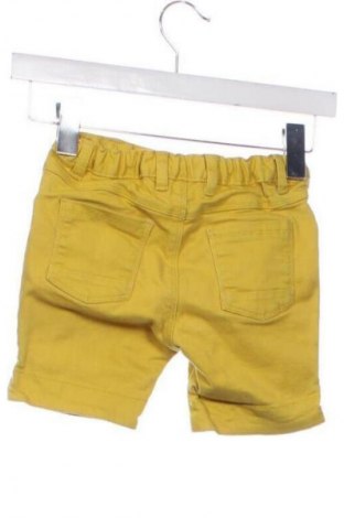 Детски къс панталон LC Waikiki, Размер 2-3y/ 98-104 см, Цвят Жълт, Цена 5,62 €