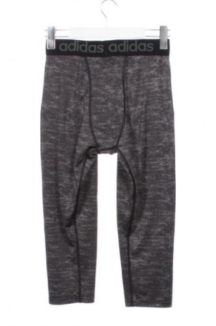 Детски клин Adidas, Размер 14-15y/ 168-170 см, Цвят Сив, Цена 13,80 €