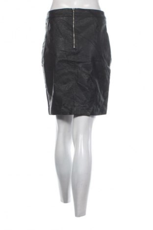 Kožená sukně  H&M Divided, Velikost M, Barva Černá, Cena  129,00 Kč