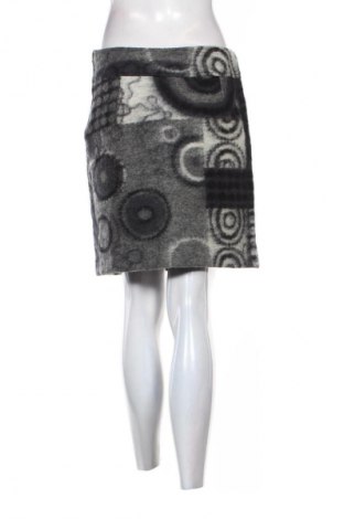 Пола Alba Moda, Размер L, Цвят Многоцветен, Цена 22,39 €