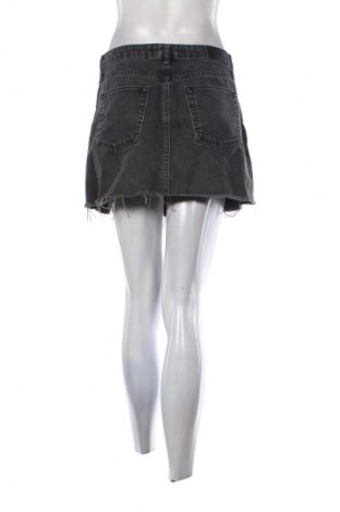 Szoknya BDG, Méret L, Szín Fekete, Ár 8 678 Ft