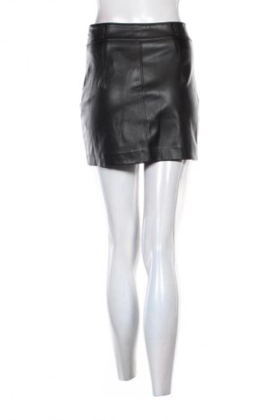 Rock Bershka, Größe S, Farbe Schwarz, Preis 10,00 €