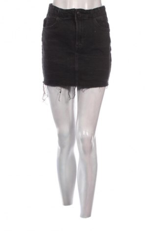 Fustă Bershka, Mărime S, Culoare Negru, Preț 70,99 Lei