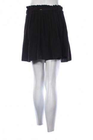 Szoknya Guess, Méret M, Szín Fekete, Ár 13 223 Ft