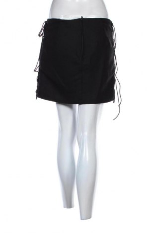 Пола H&M Divided, Размер M, Цвят Черен, Цена 11,51 €