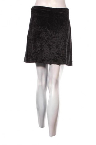 Пола United Colors Of Benetton, Размер M, Цвят Черен, Цена 6,13 €