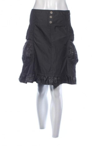 Szoknya Yessica, Méret S, Szín Fekete, Ár 4 042 Ft