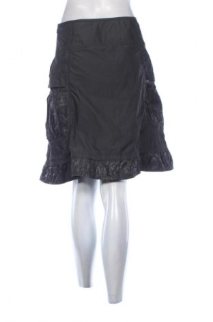 Szoknya Yessica, Méret S, Szín Fekete, Ár 4 042 Ft