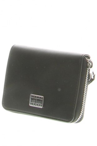 Pénztárca Tommy Jeans, Szín Fekete, Ár 23 579 Ft