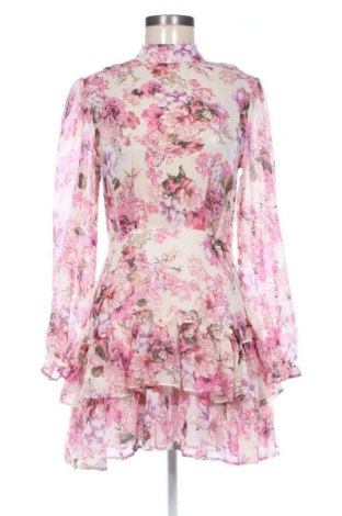 Рокля Boohoo, Размер M, Цвят Многоцветен, Цена 10,22 €