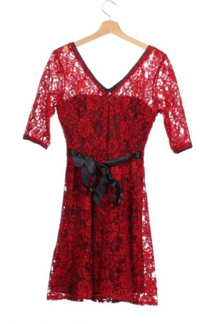 Kleid Fervente, Größe M, Farbe Rot, Preis € 17,99