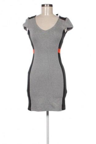 Šaty  French Connection, Velikost S, Barva Vícebarevné, Cena  3 208,00 Kč