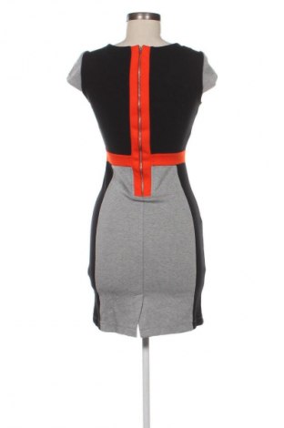 Šaty  French Connection, Velikost S, Barva Vícebarevné, Cena  3 208,00 Kč