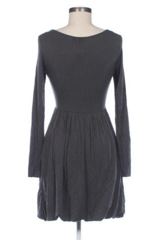 Ruha Guess, Méret M, Szín Szürke, Ár 17 719 Ft