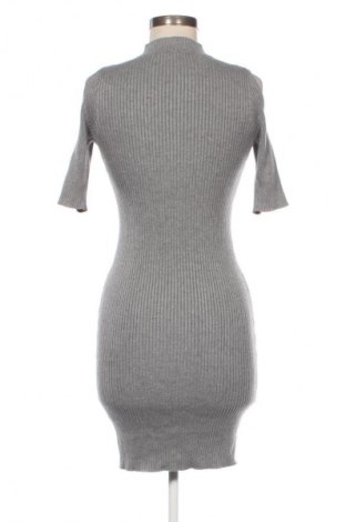 Ruha Guess, Méret M, Szín Szürke, Ár 20 355 Ft