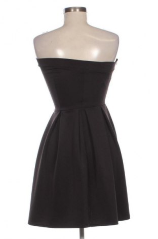 Ruha Jordannis, Méret M, Szín Fekete, Ár 8 264 Ft