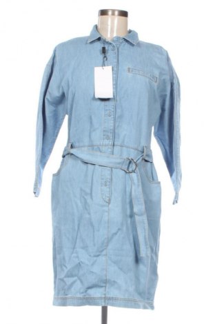 Ruha Lacoste, Méret M, Szín Kék, Ár 62 421 Ft