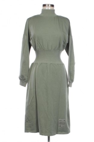 Kleid Megi, Größe M, Farbe Grün, Preis € 19,97