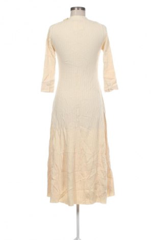 Ruha Oroton, Méret M, Szín Bézs, Ár 19 919 Ft