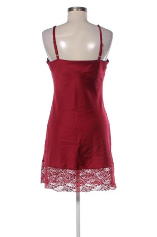 Ruha Oyanda, Méret M, Szín Piros, Ár 7 599 Ft