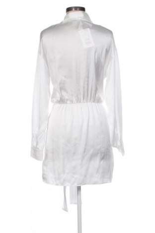 Šaty  Pull&Bear, Velikost M, Barva Bílá, Cena  907,00 Kč